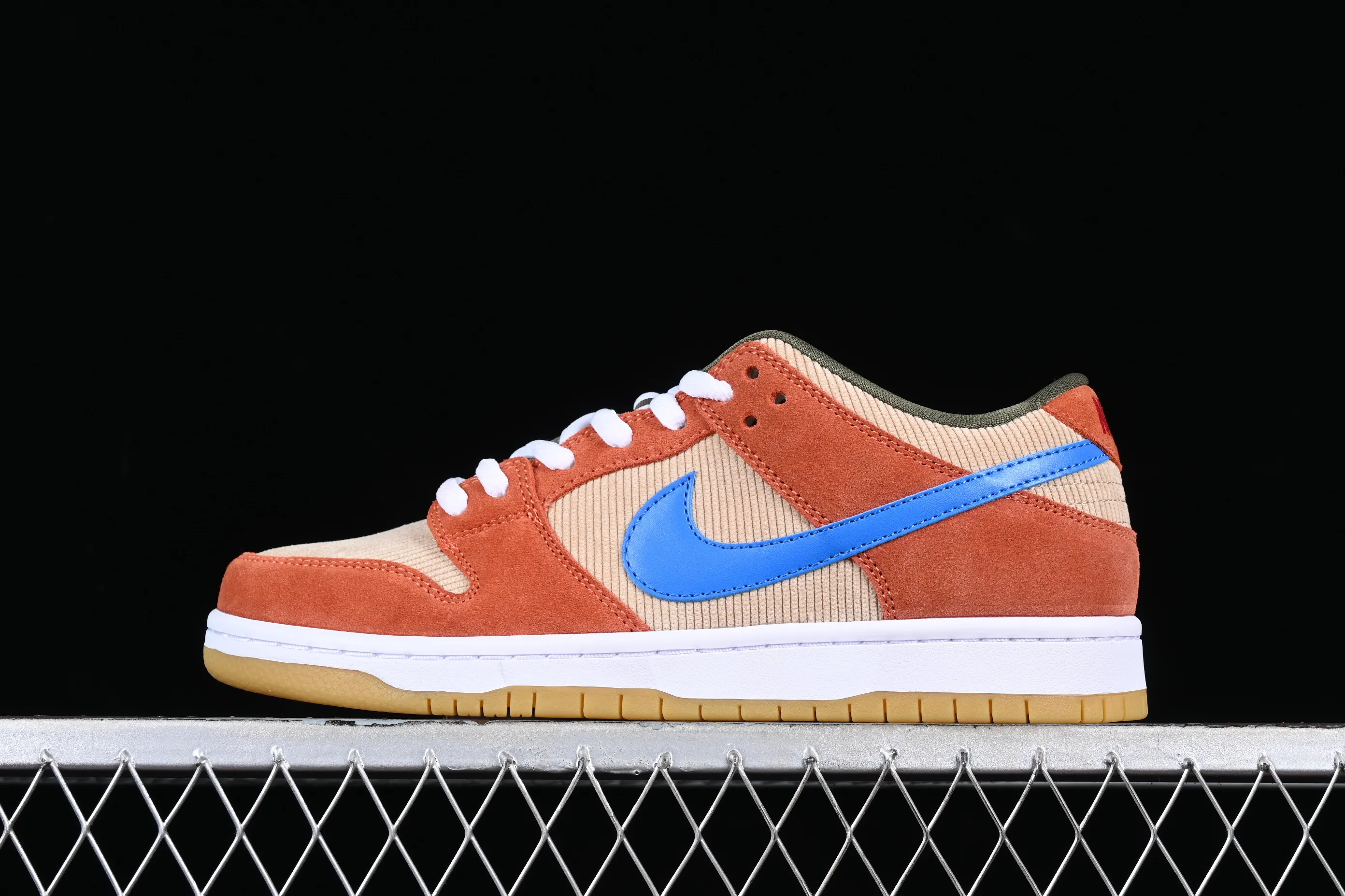 All Categories Nk SB Dunk Series Nk SB Dunk Low Low-top Sneakers Nk SB Dunk Low Pro Color Corduroy Low-top Casual Sports Skateboard Shoes BQ6817-201